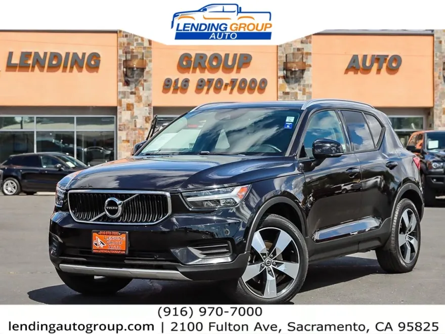 2019 Volvo XC40 T5 Momentum photo 1