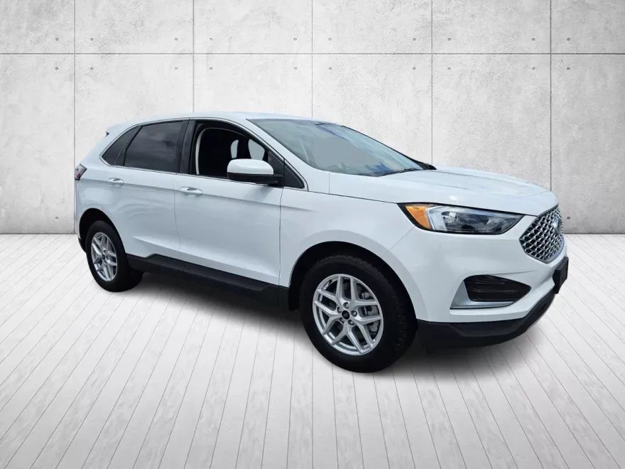 2024 Ford Edge SEL photo 1