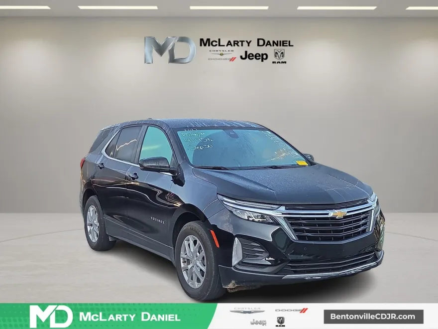 2022 Chevrolet Equinox LT photo 1