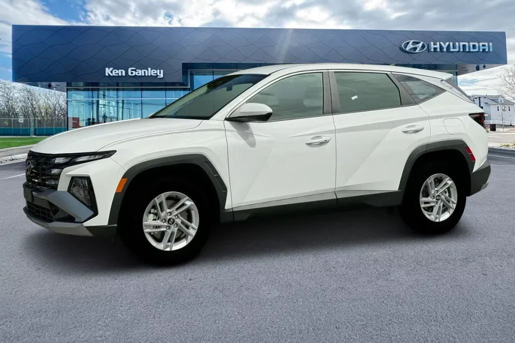 2026 Hyundai Tucson SE photo 1