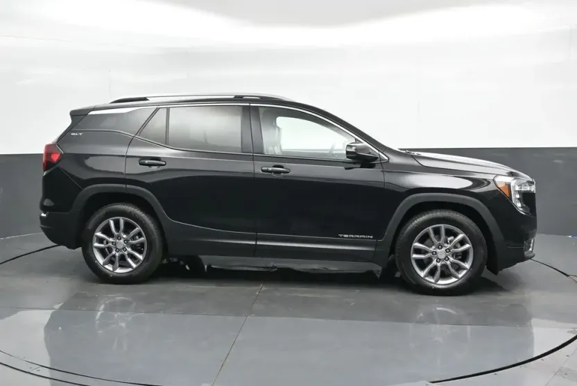 2024 Gmc Terrain SLT photo 1