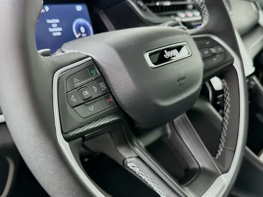 2025 Jeep Grand Cherokee Altitude X photo 29