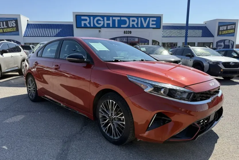 2023 Kia Forte GT-Line photo 1
