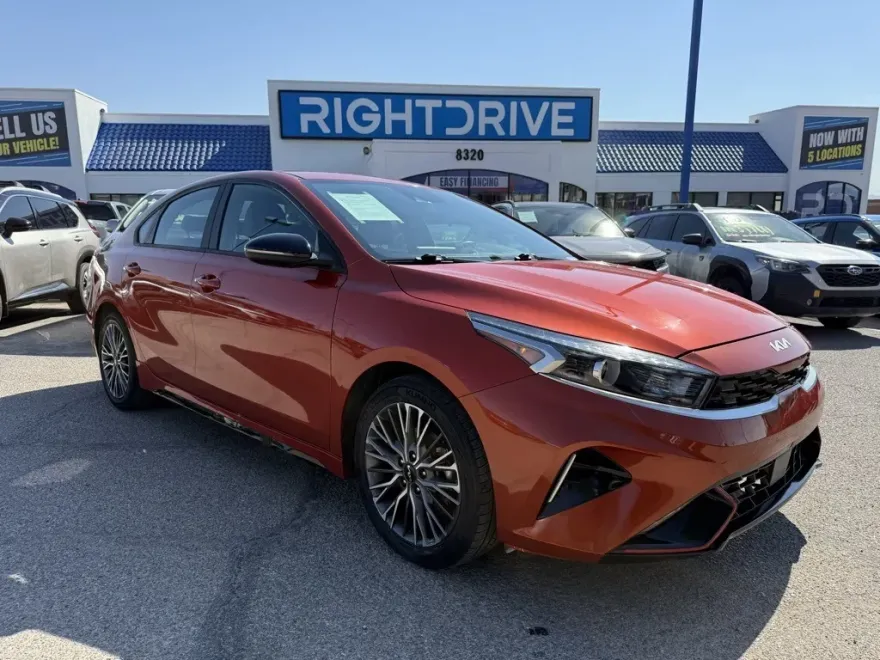 2023 Kia Forte GT-Line photo 1