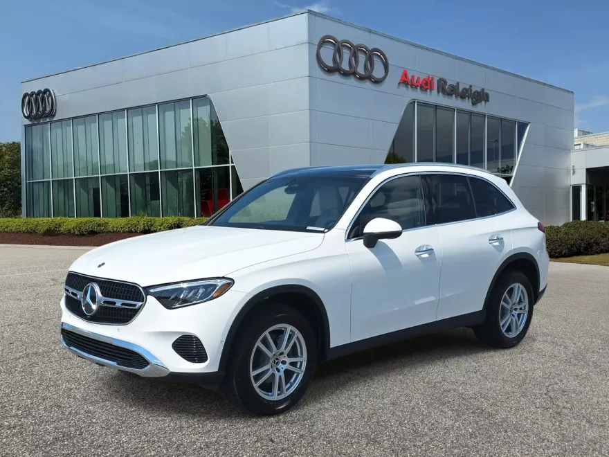 2025 Mercedes Benz GLC 300 4MATIC photo 1