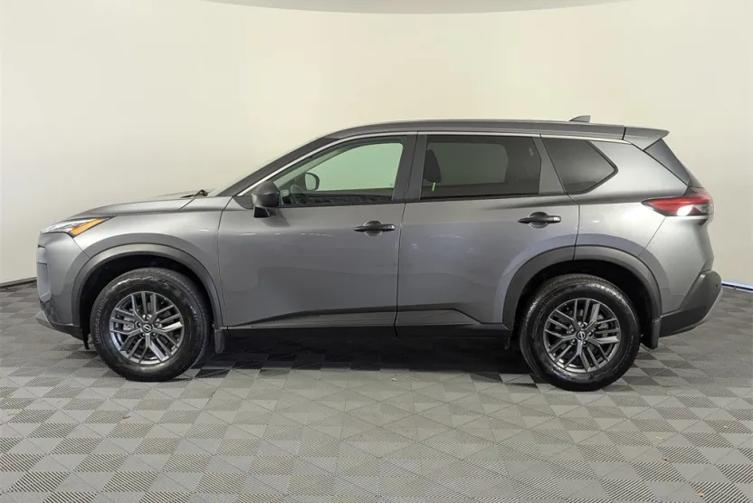 2022 Nissan Rogue S photo 1