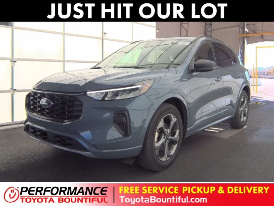 2024 Ford Escape ST-Line photo 1