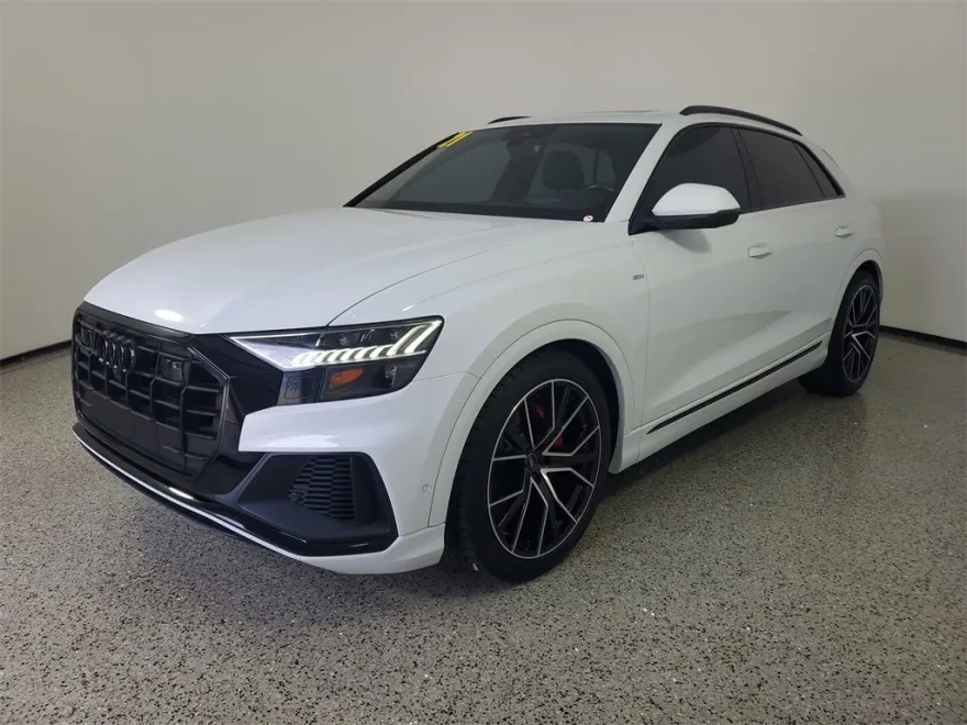 2021 Audi Q8 55 Prestige photo 1
