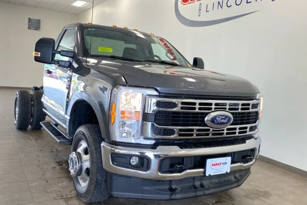 2024 Ford F-350 XLT photo 1