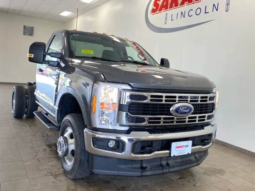 2024 Ford F-350 XLT photo 1