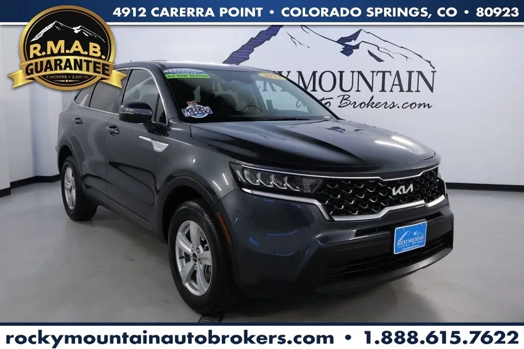 2023 Kia Sorento LX photo 1