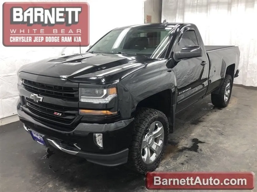 2018 Chevrolet Silverado 1500 LT photo 1