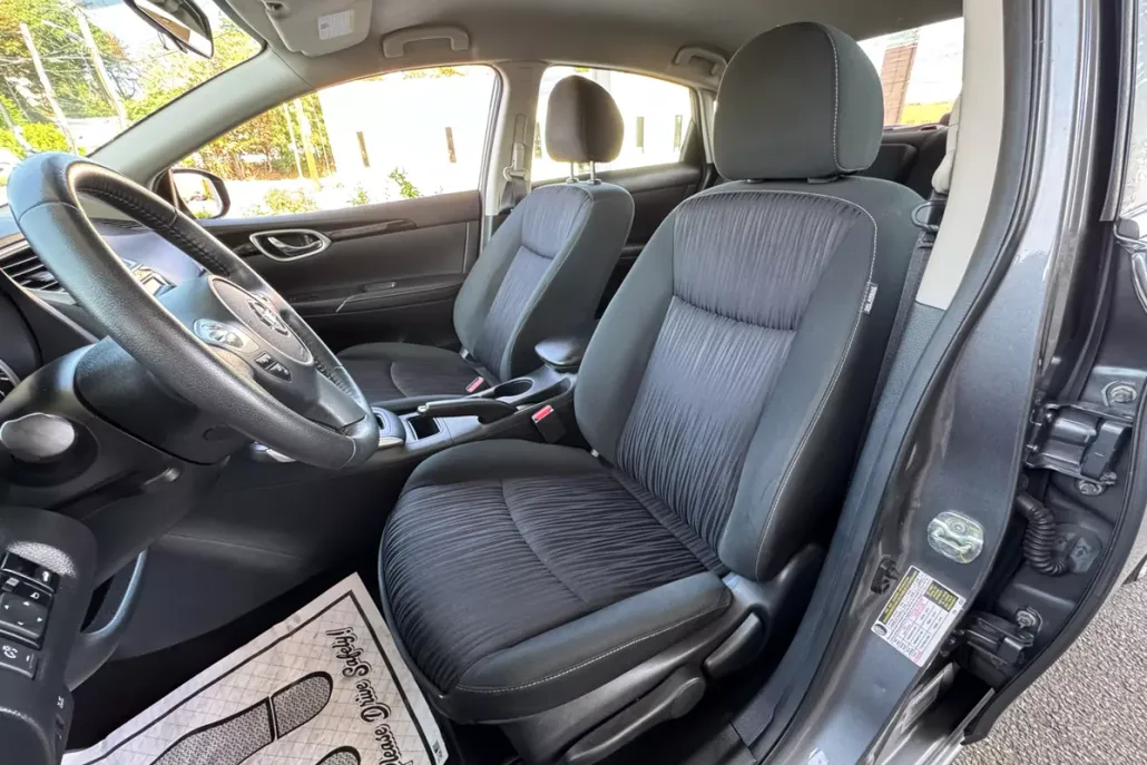 2019 Nissan Sentra SV photo 1