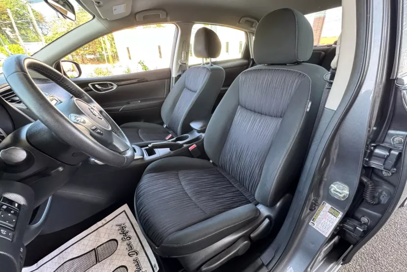 2019 Nissan Sentra SV photo 1