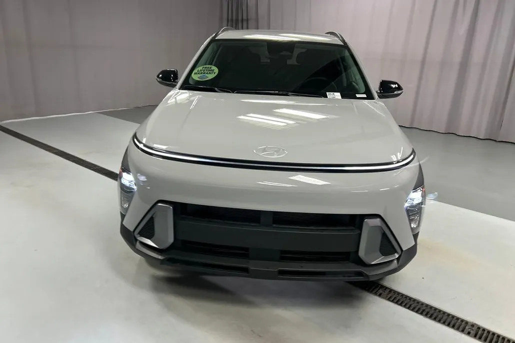 2026 Hyundai Kona SEL photo 1