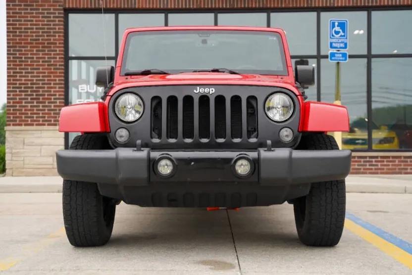 2015 Jeep Wrangler Unlimited photo 1