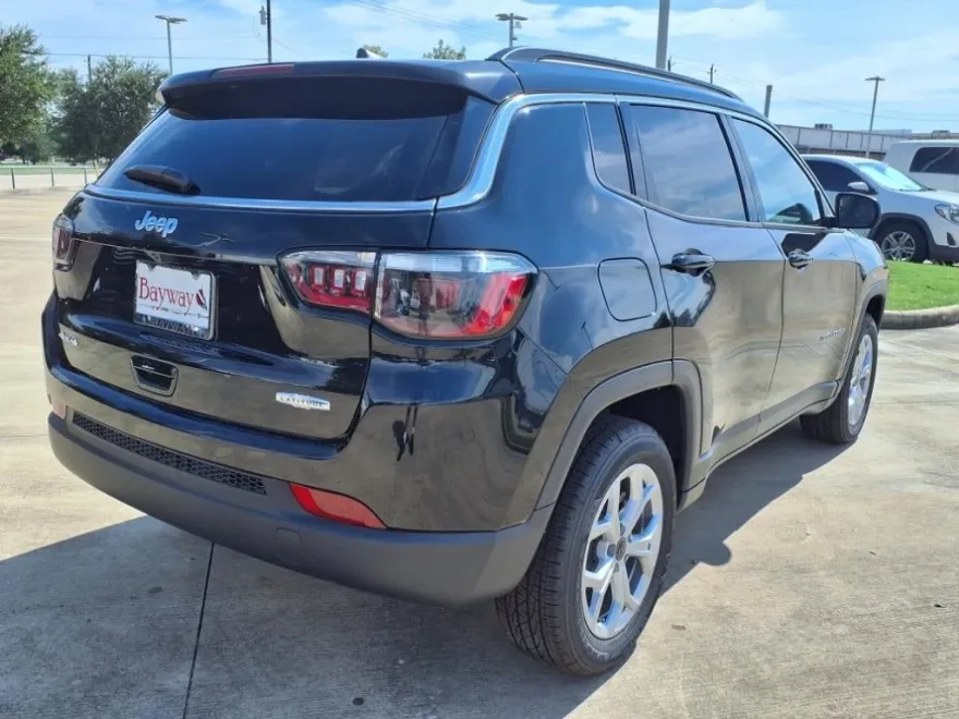 2025 Jeep Compass Latitude photo 1