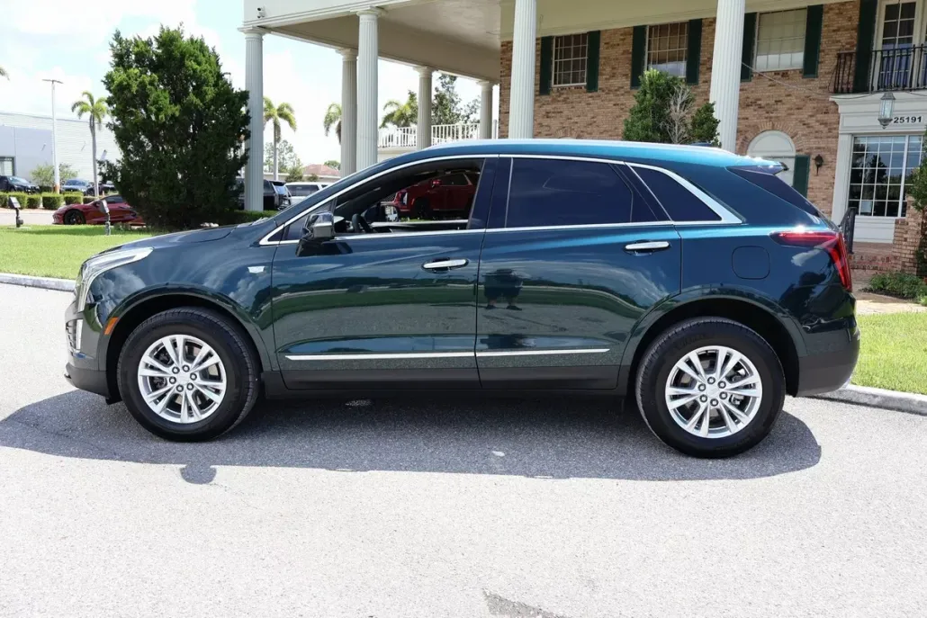 2024 Cadillac XT5 Luxury photo 1