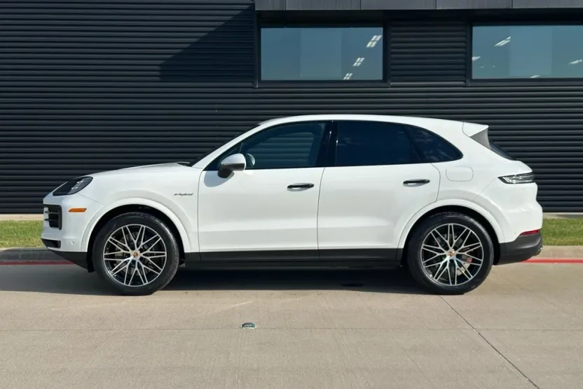 2026 Porsche Cayenne E-Hybrid photo 1