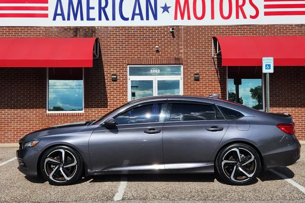 2018 Honda Accord Sport photo 1