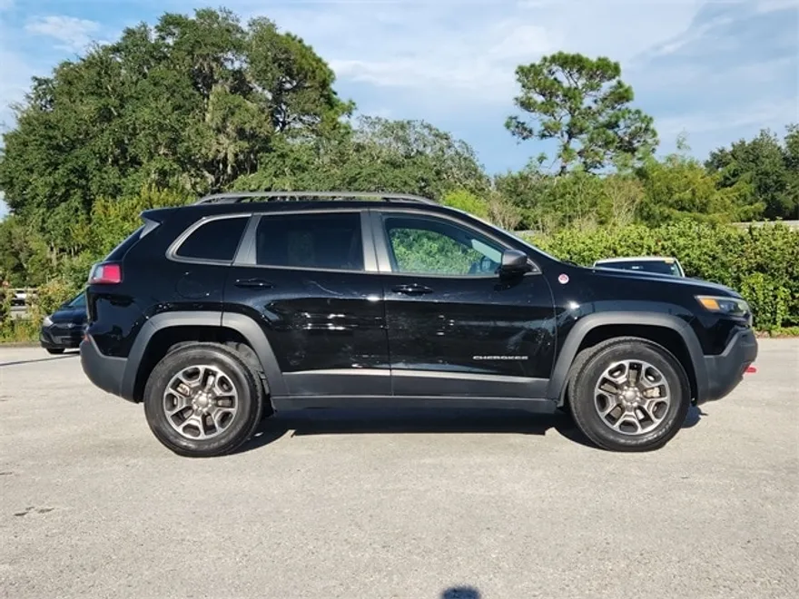 2020 Jeep Cherokee Trailhawk photo 1