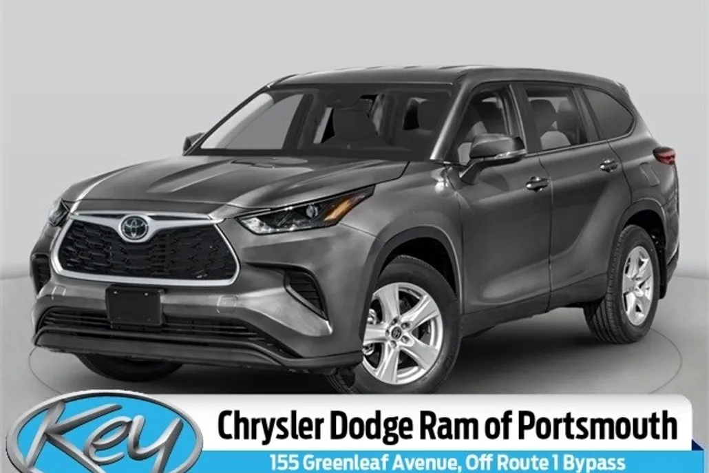 2024 Toyota Highlander LE photo 1