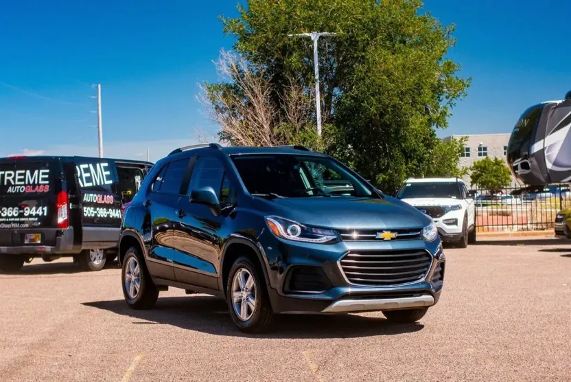 2022 Chevrolet Trax LT photo 1