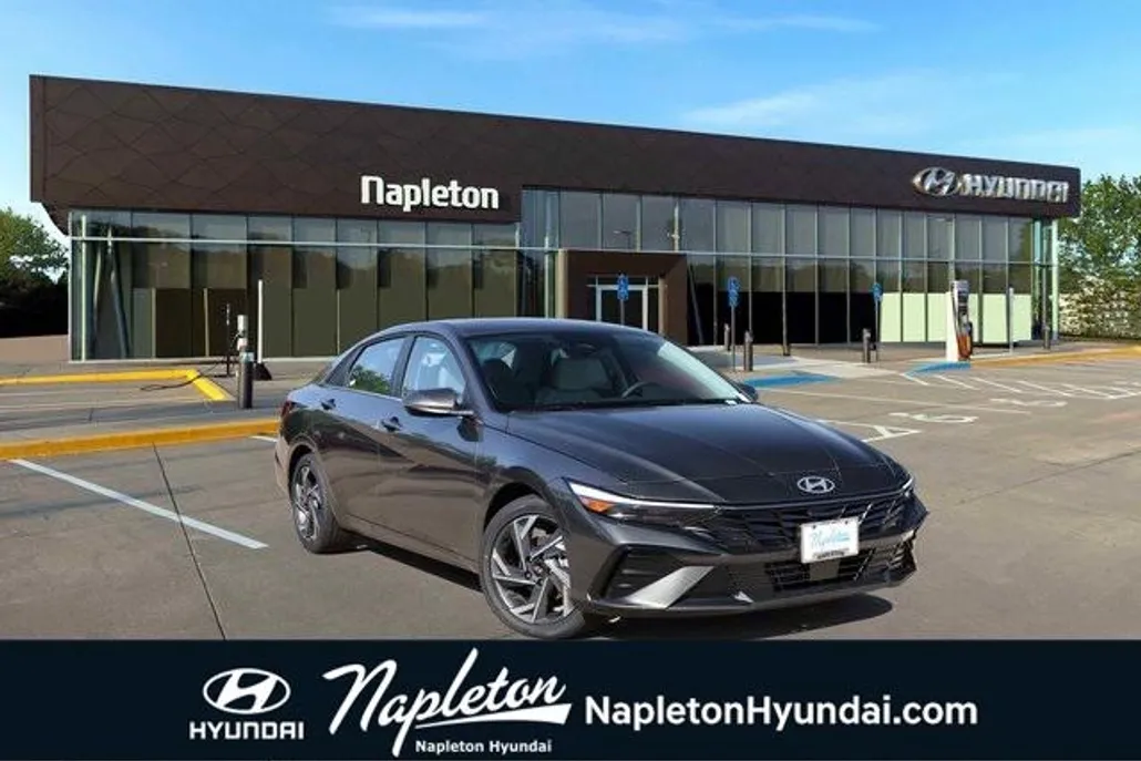2025 Hyundai Elantra Limited photo 1