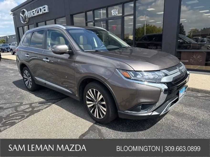2019 Mitsubishi Outlander GT photo 1