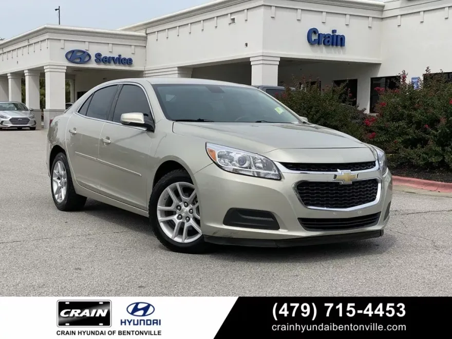 2015 Chevrolet Malibu 1LT photo 1