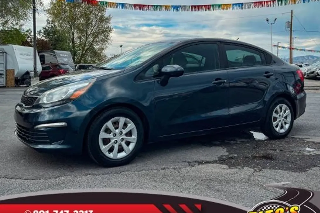 2016 Kia Rio EX photo 1