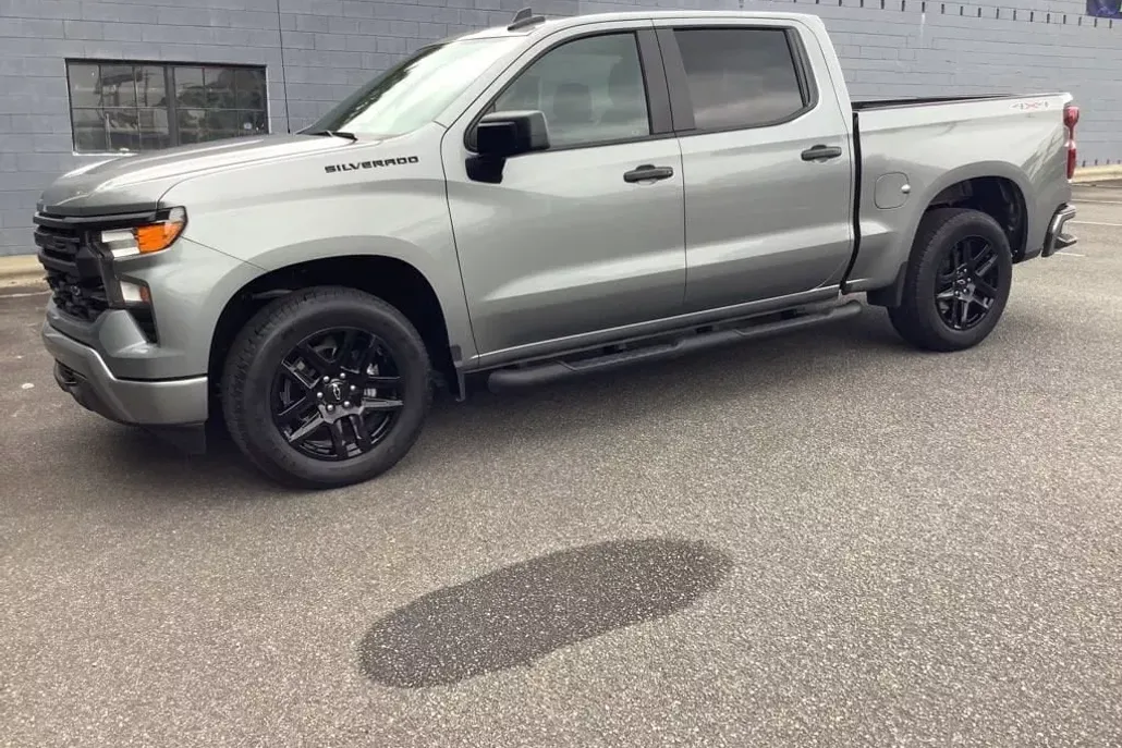 2023 Chevrolet Silverado 1500 Custom Rally Edition photo 1