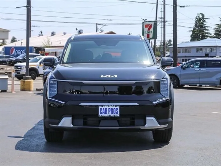 2026 Kia EV9 Wind AWD photo 1