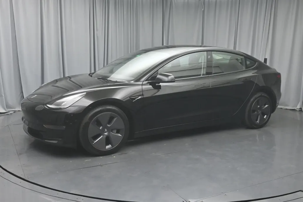 2023 Tesla Model 3 Long Range photo 1