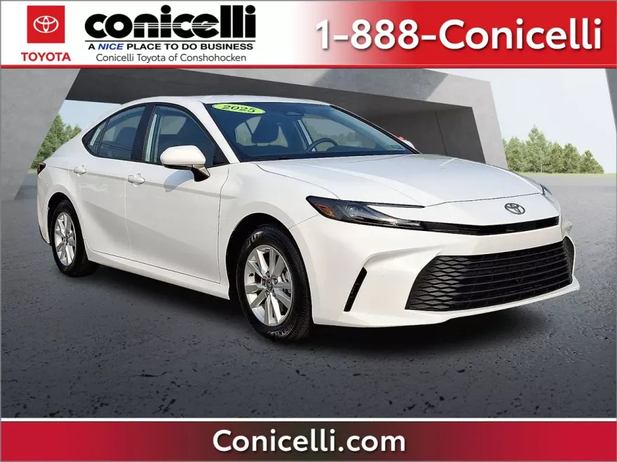 2025 Toyota Camry LE photo 1