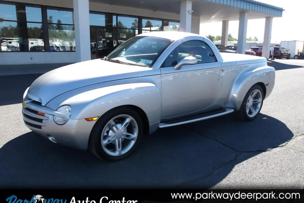 2004 Chevrolet SSR photo 1