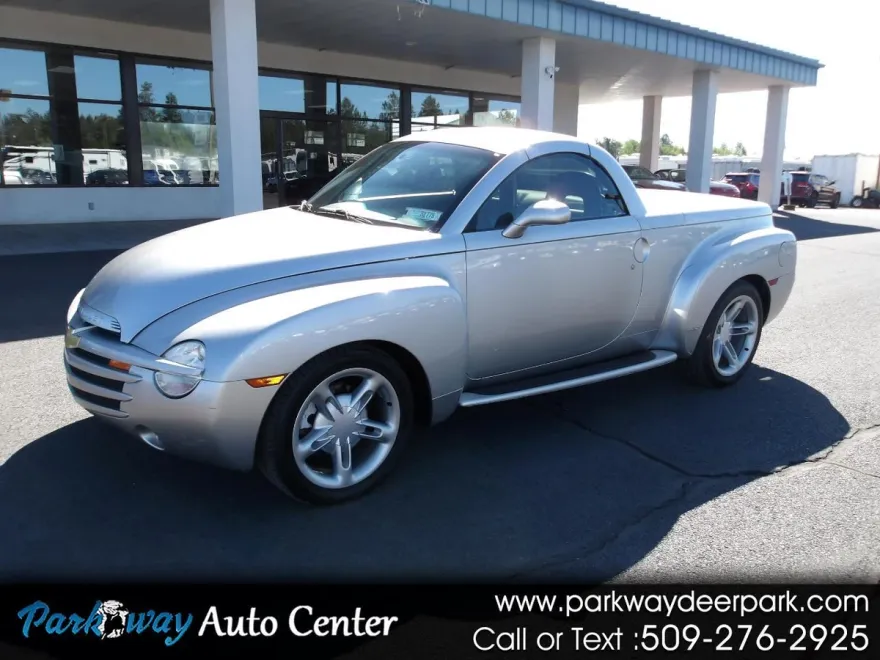 2004 Chevrolet SSR photo 1