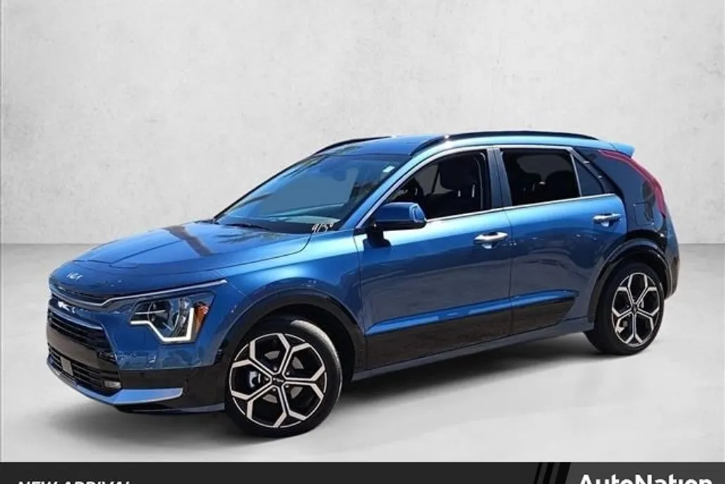 2023 Kia Niro SX Touring photo 1