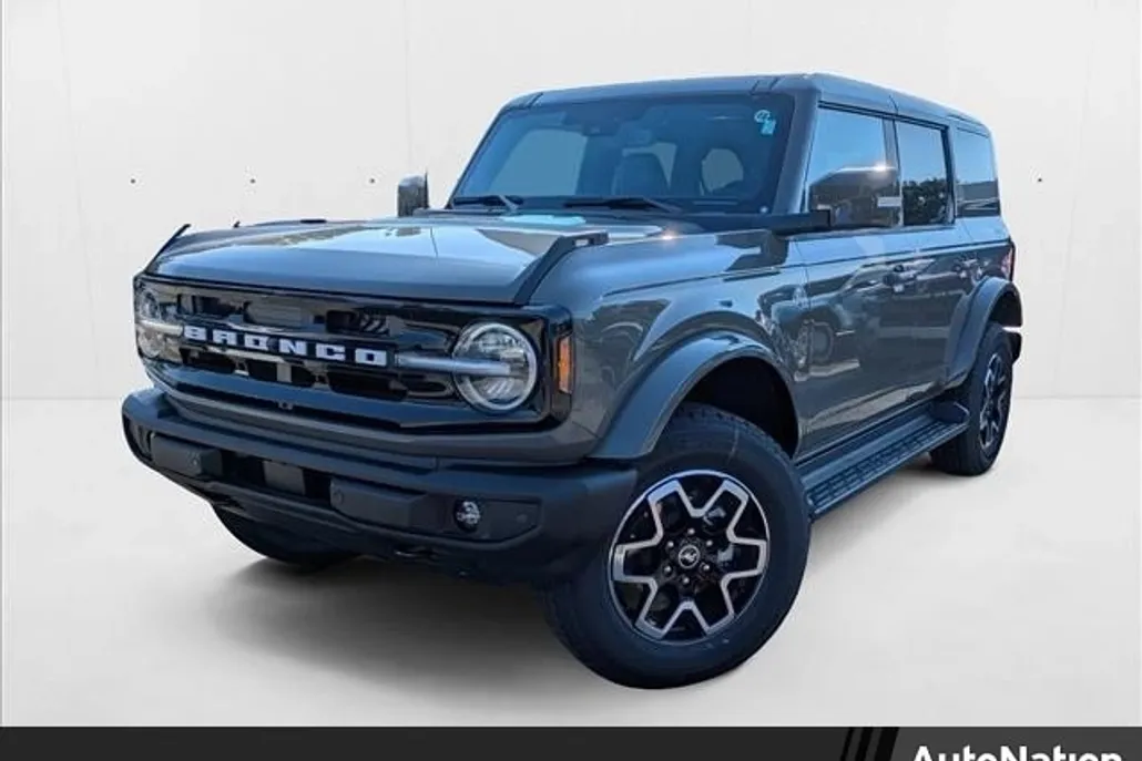 2025 Ford Bronco Outer Banks photo 1