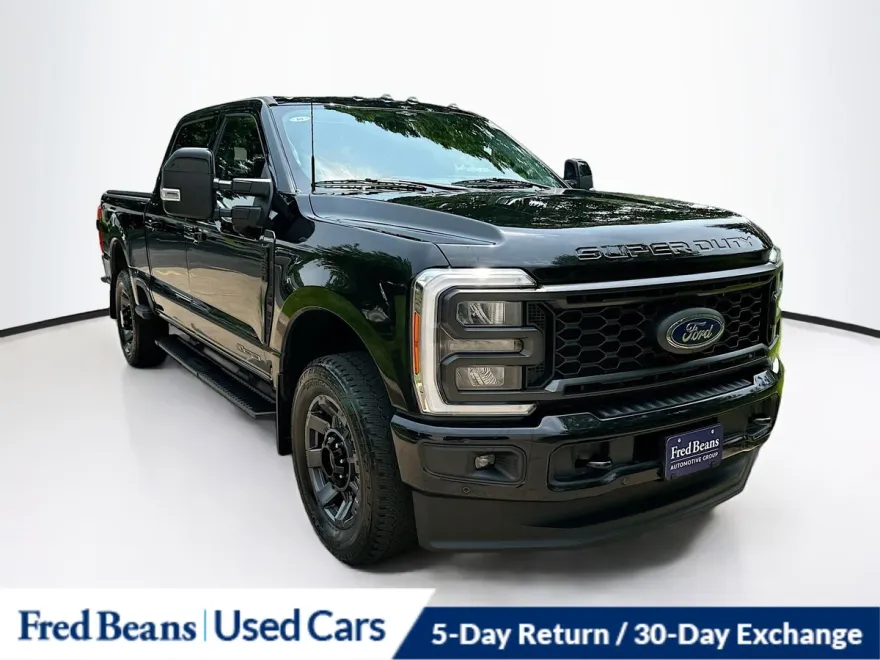 2023 Ford F-250 Lariat photo 1