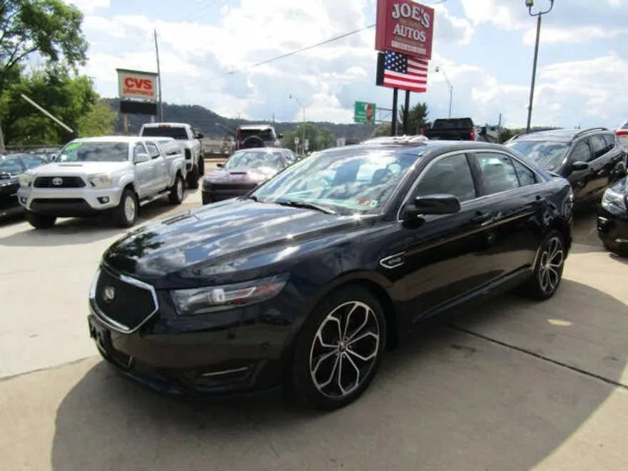 2018 Ford Taurus SHO photo 1