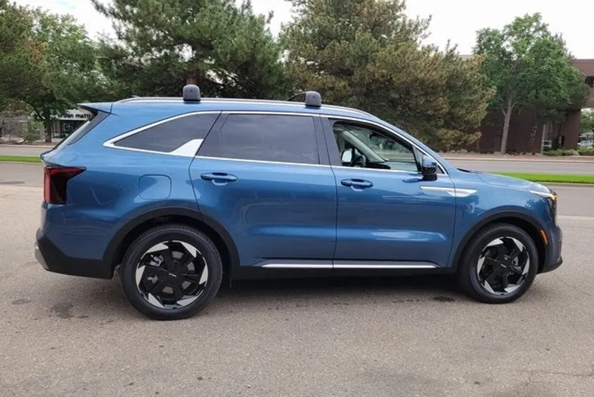 2025 Kia Sorento Plug-In Hybrid EX photo 1