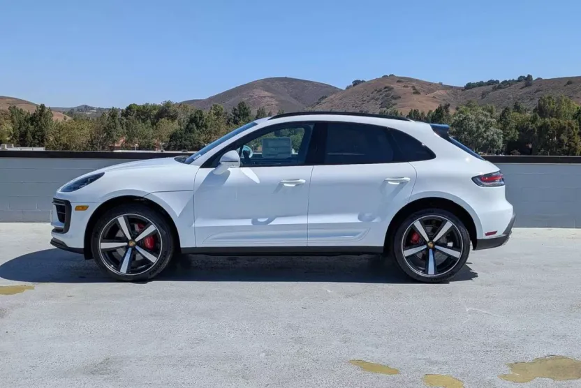 2025 Porsche Macan S photo 1