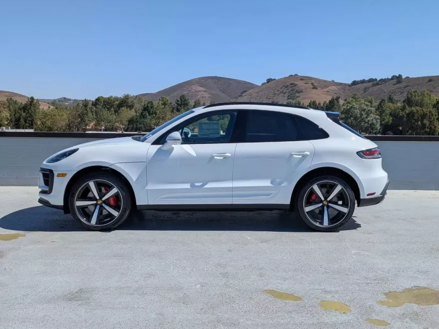 2025 Porsche Macan S photo 1