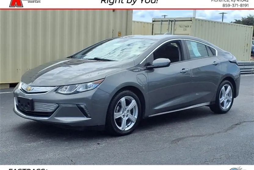 2017 Chevrolet Volt LT photo 1