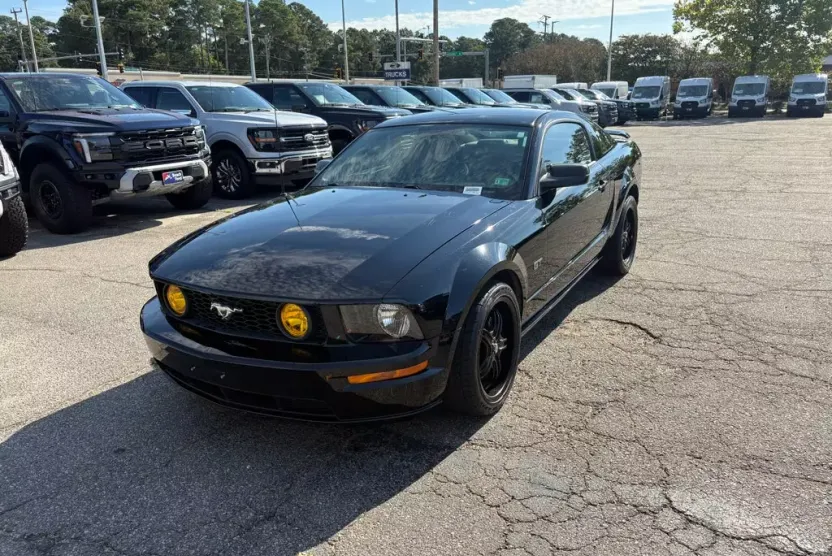 2006 Ford Mustang GT photo 1