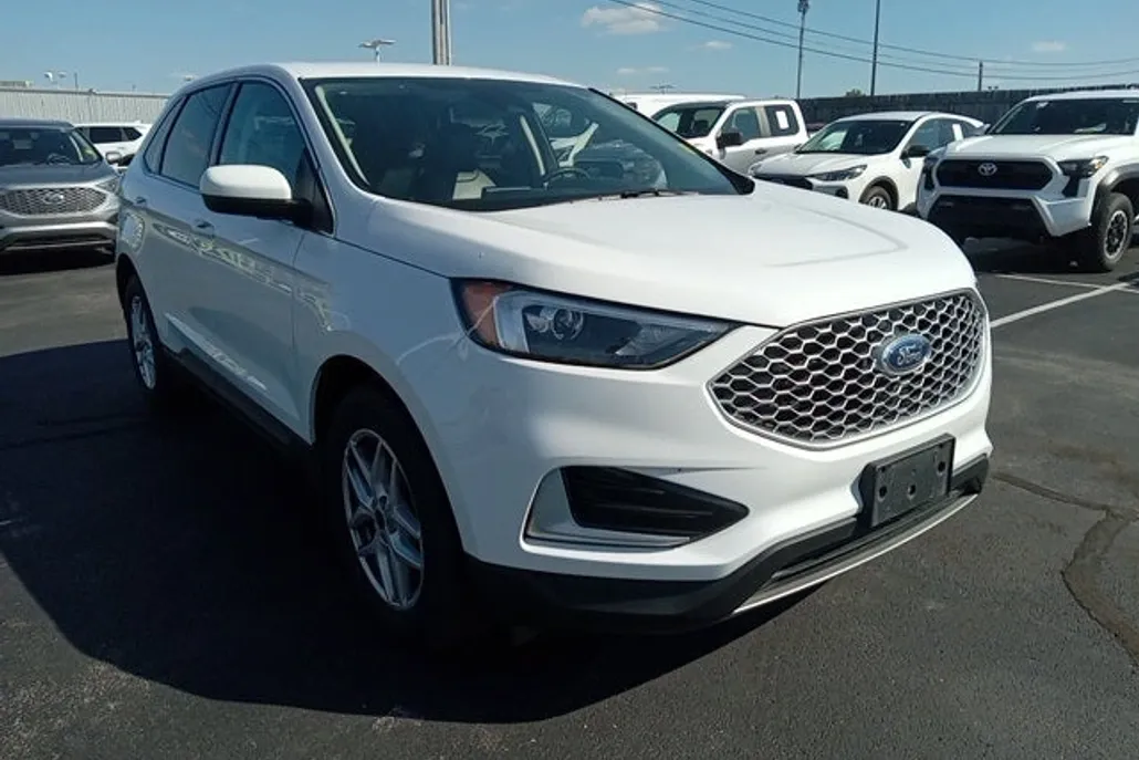 2024 Ford Edge SEL photo 1