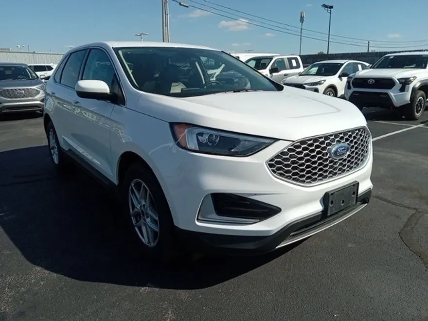 2024 Ford Edge SEL photo 1