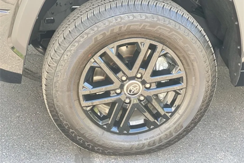 2024 Toyota Tundra SR5 photo 1
