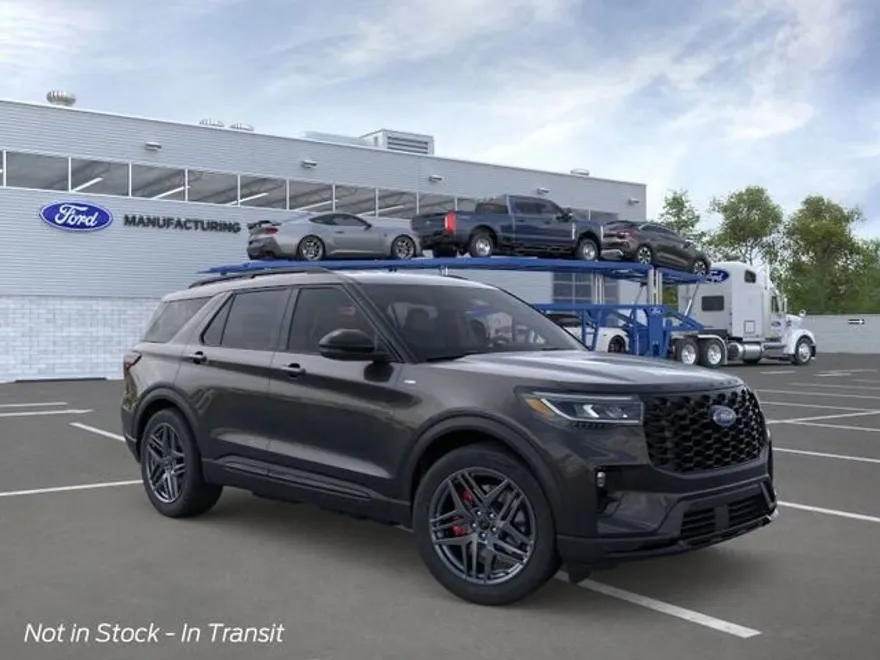 2025 Ford Explorer ST-Line photo 1